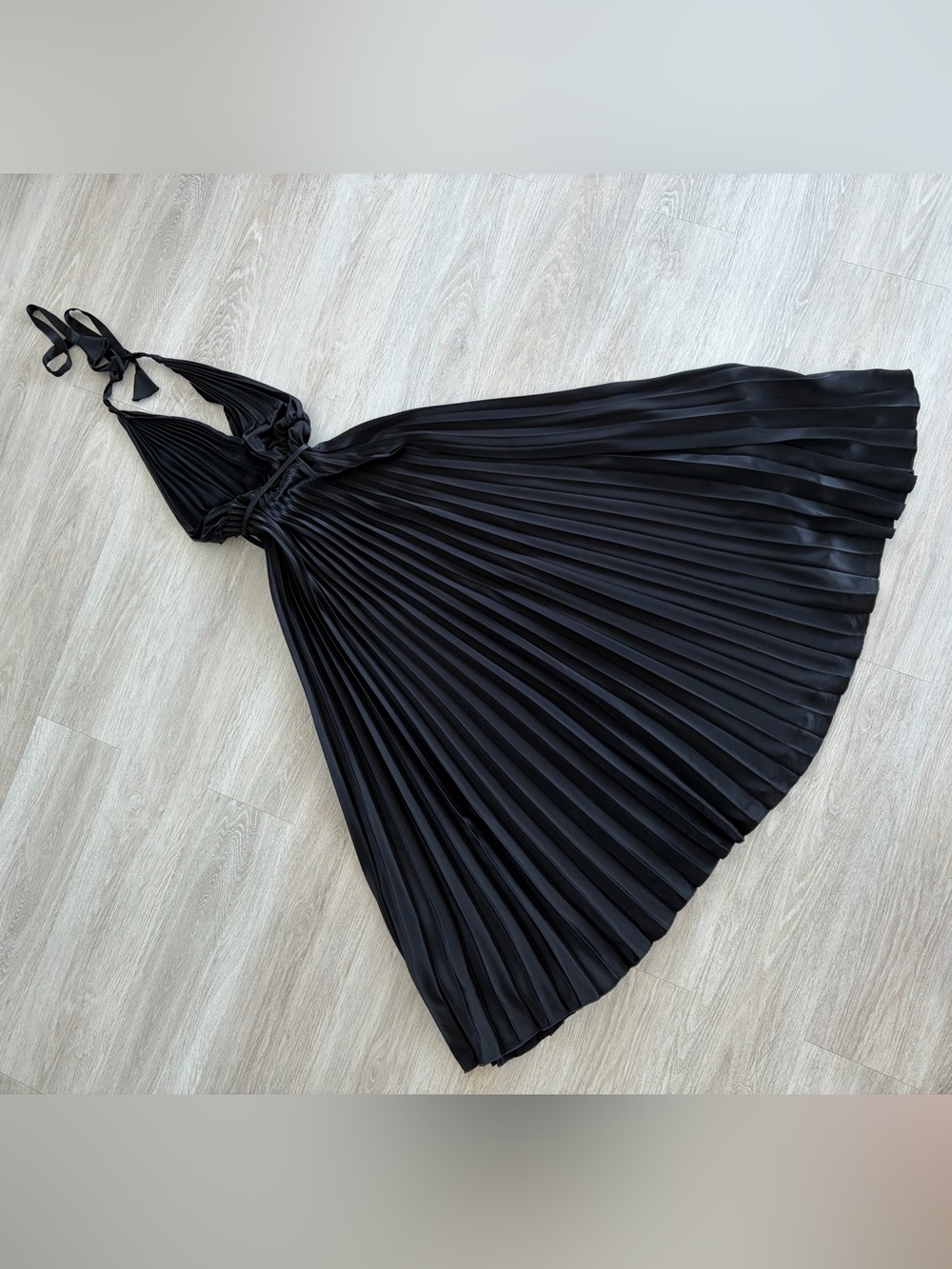 Nicole Bakti Women’s M Black Pleated Halter Maxi Dress Formal Evening Wedding